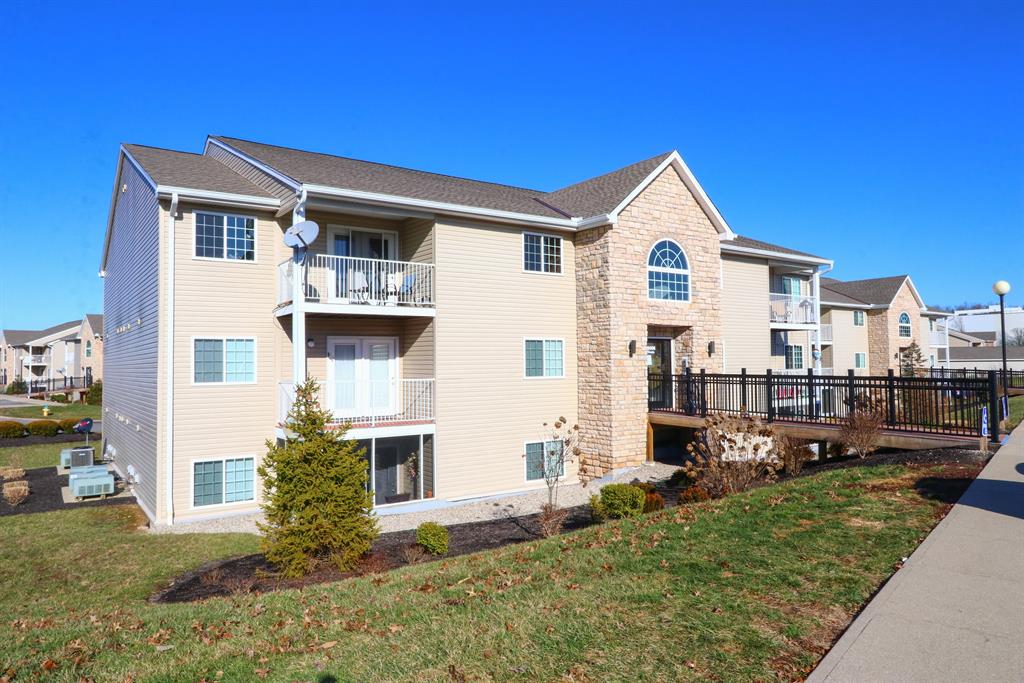 Exterior (Main) 2 for 10608 Christa Ct Alexandria, KY 41001