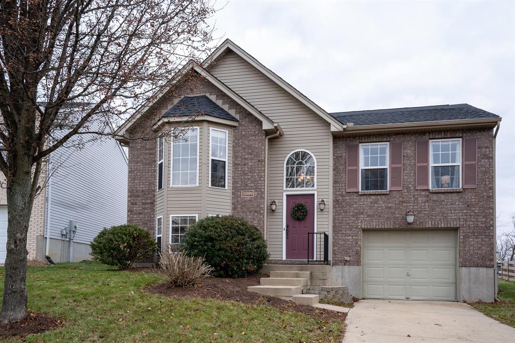 2896 Whitney Ln Hebron, KY