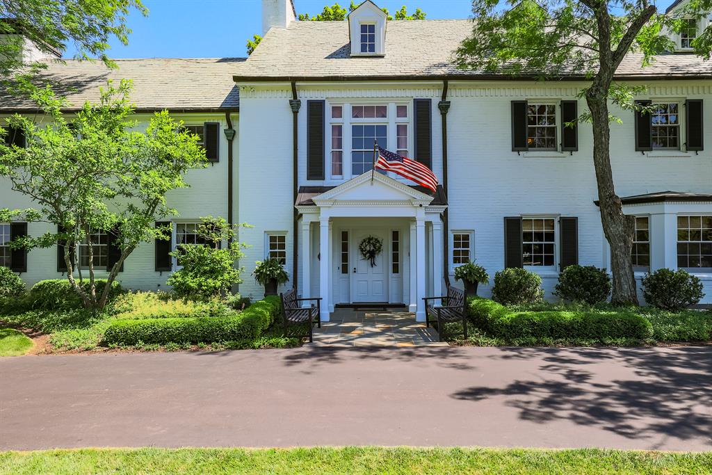 Entrance for 9675 Cunningham Road Indian Hill, OH 45243