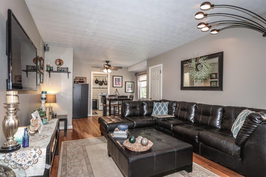 Living Room for 7971 Cherrywood Ct College Hill, OH 45224