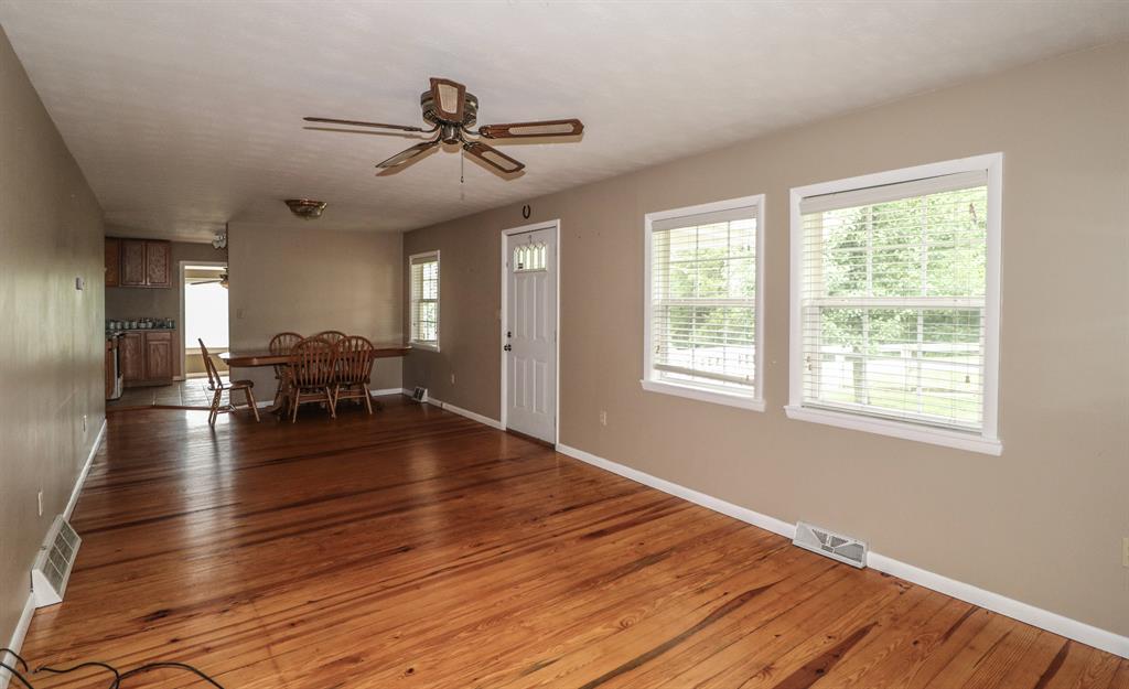 Living Room image 2 for 12899 Pleasant Ridge Rd Alexandria, KY 41001