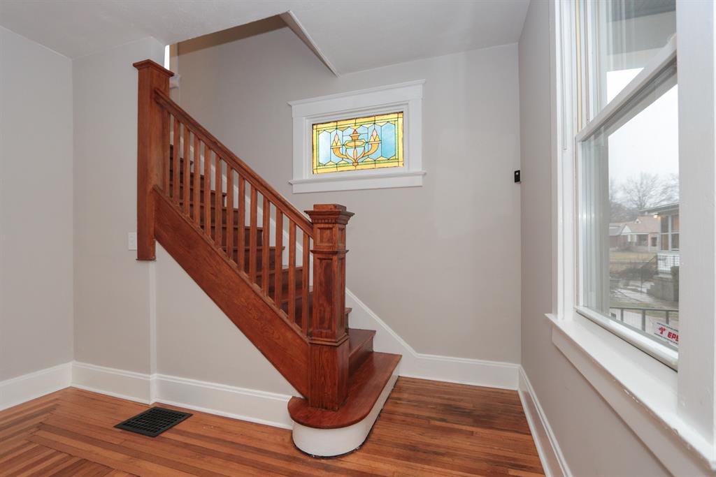 Foyer for 6414 Meis Ave North College Hill, OH 45224