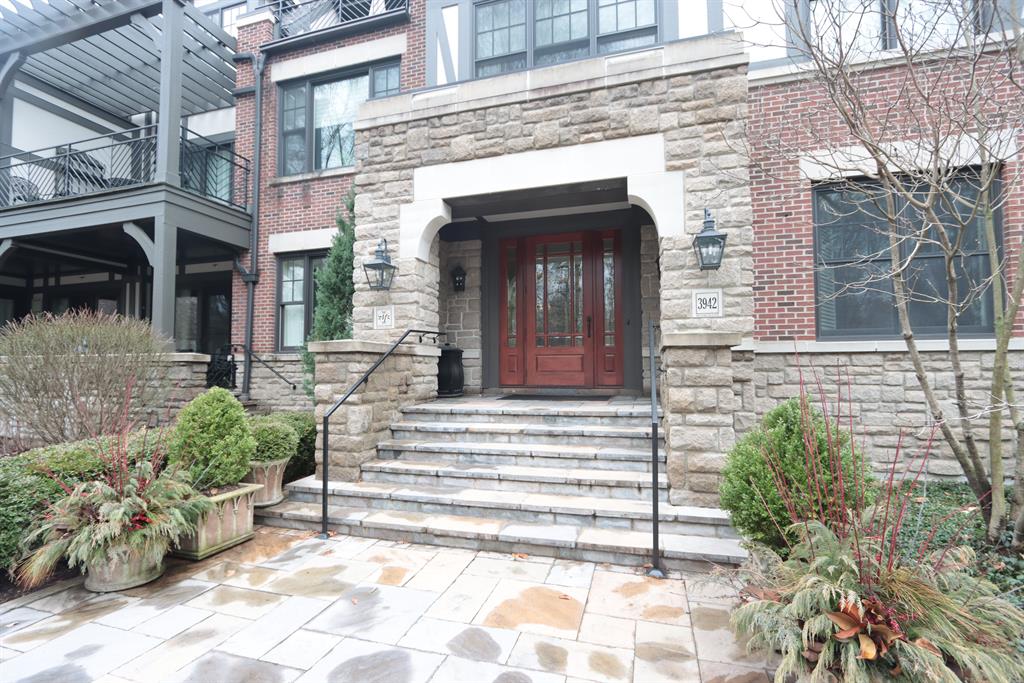 Entrance for 3942 Miami Rd #205 Mariemont, OH 45227