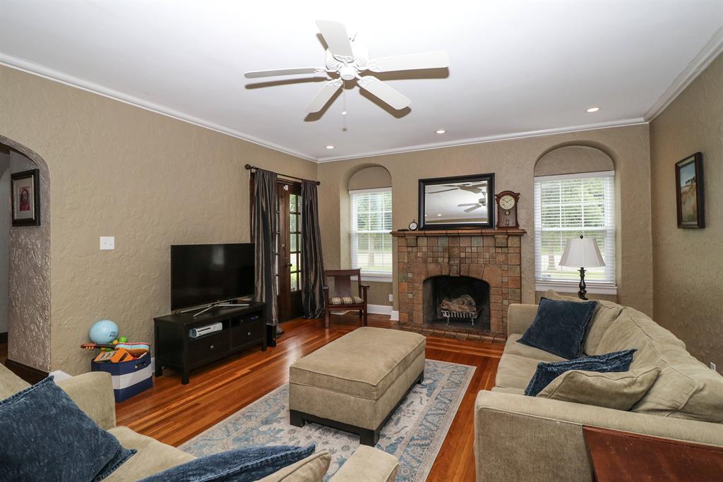 Living Room image 2 for 2819 Langdon Farm Rd Pleasant Ridge, OH 45212