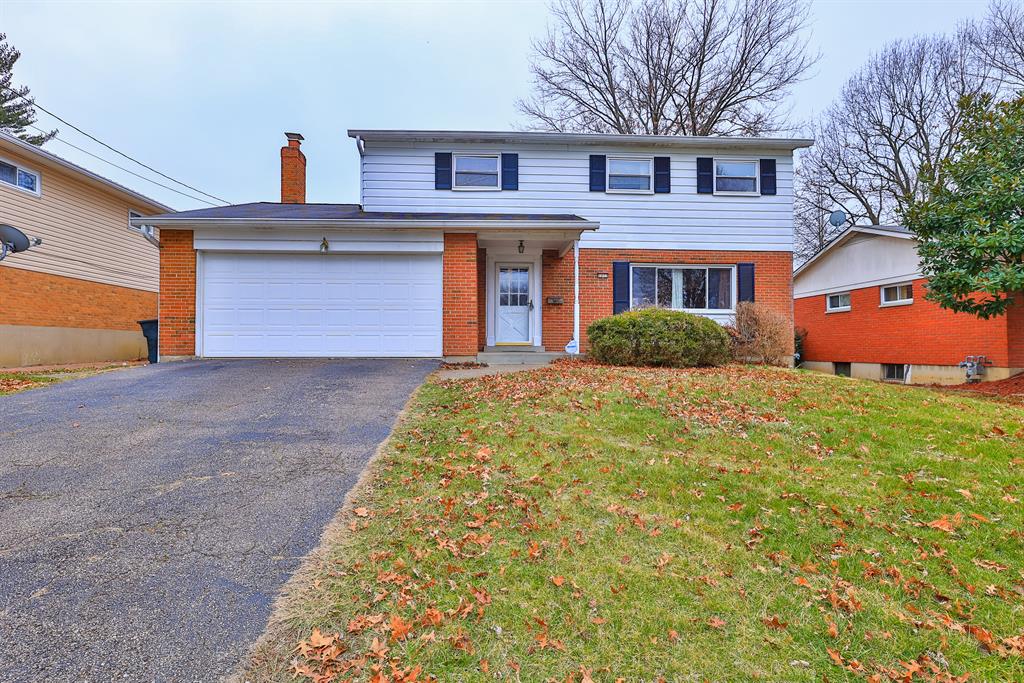 1073 Pinehollow Ln