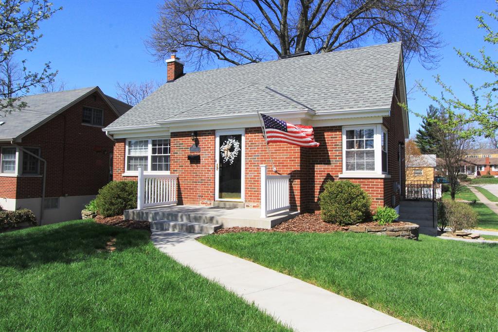 102 Holiday Ln
