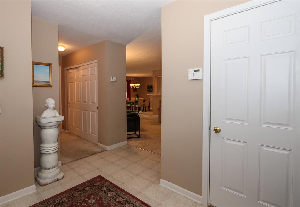 Foyer image 2 for 526 Fawn Run Cold Spring, KY 41076