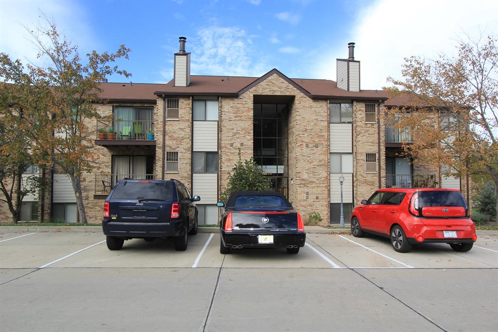 38 Woodland Hills Dr, 3