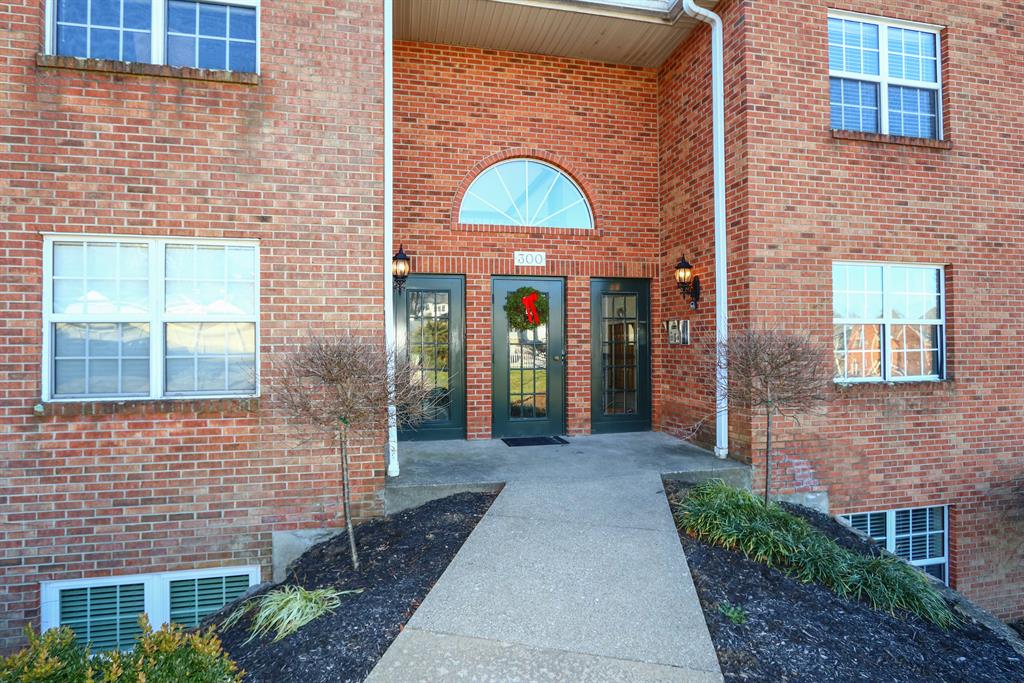 Entrance for 309 Keeneland Dr Fort Thomas, KY 41075