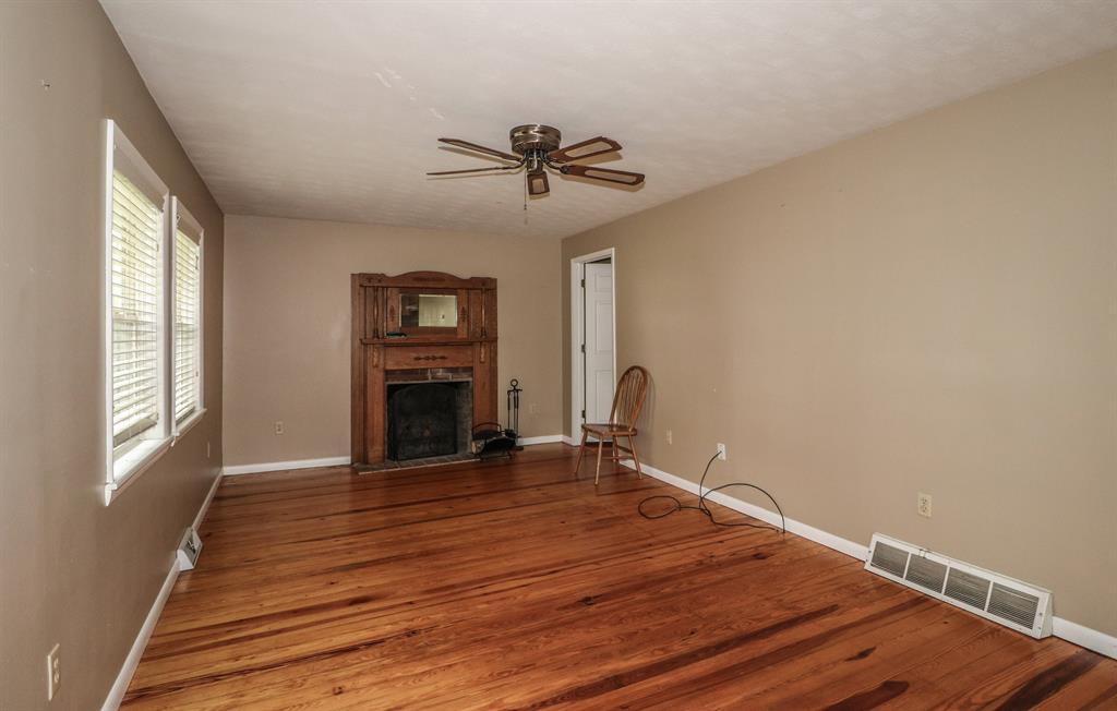 Living Room for 12899 Pleasant Ridge Rd Alexandria, KY 41001