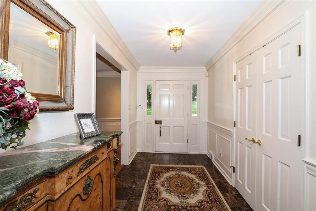 Foyer for 9060 Indian Ridge Rd Indian Hill, OH 45243