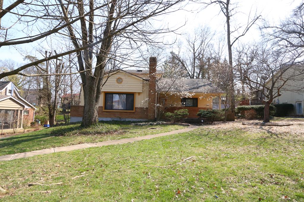 449 Hillcrest Dr Wyoming, OH