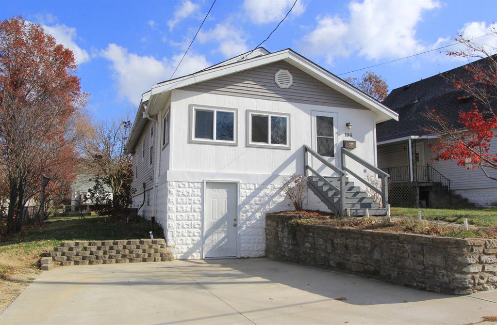 104 Sunset Ave