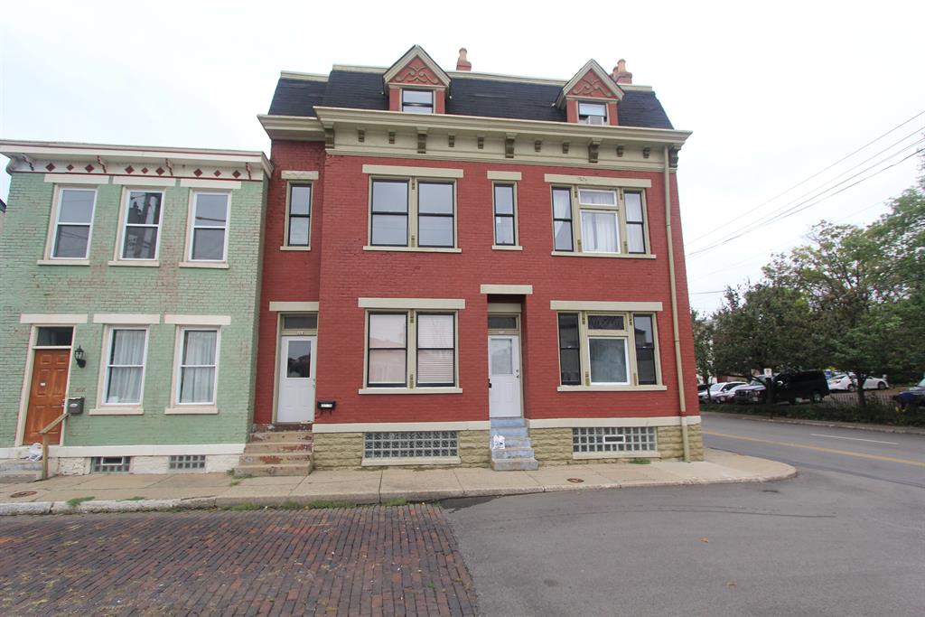 204 Athey St, 2B