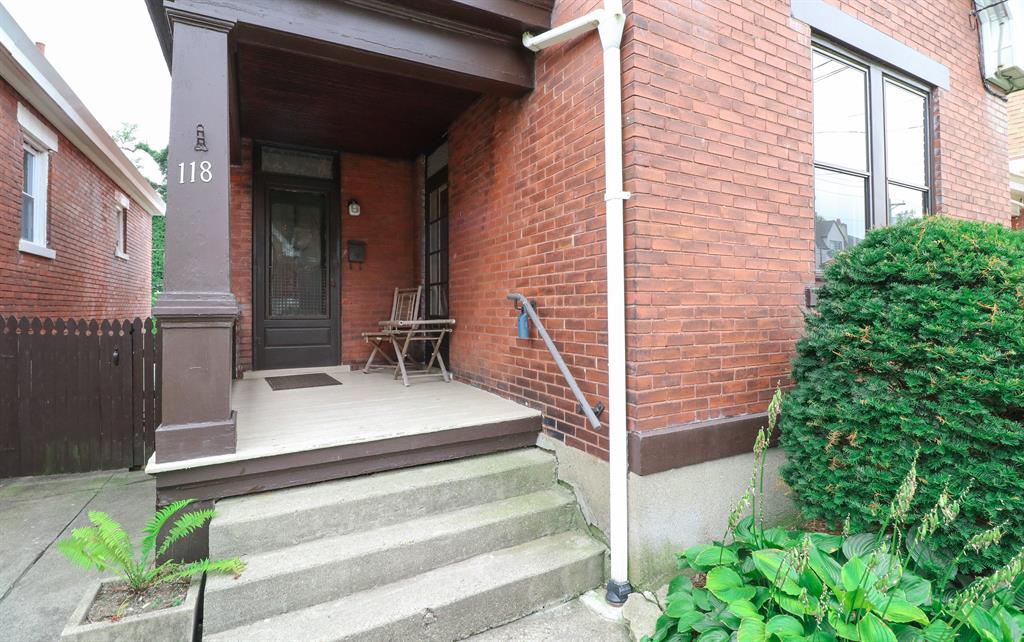 Entrance for 118 16th St Newport, KY 41071