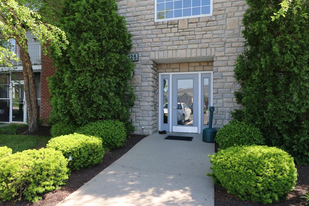 Entrance for 125 Springlake Dr, 2 Erlanger, KY 41018