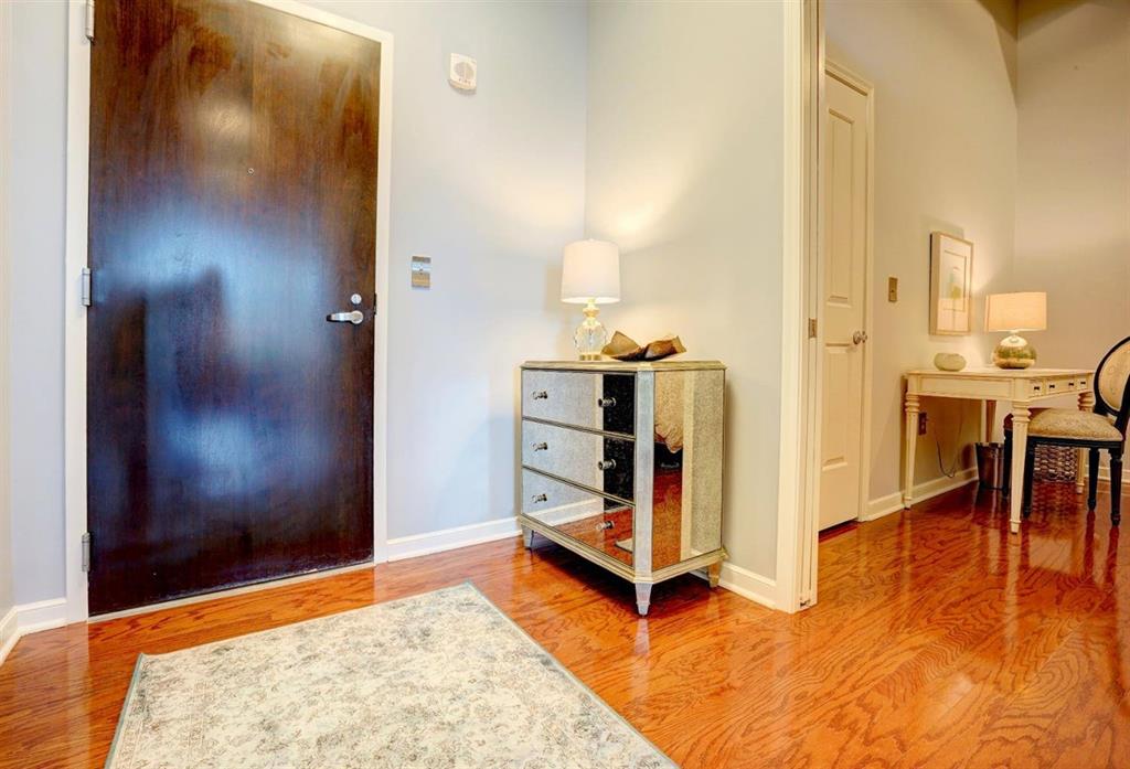 Entrance for 400 Pike St, 812 Cincinnati, OH 45202