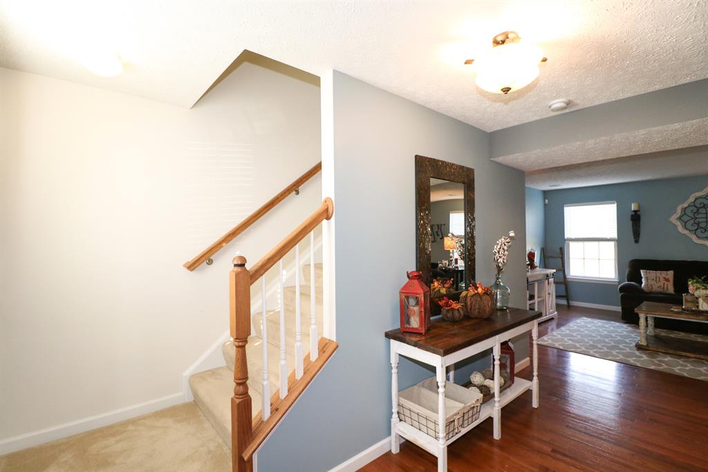 Foyer for 938 Ally Way Independence, KY 41051