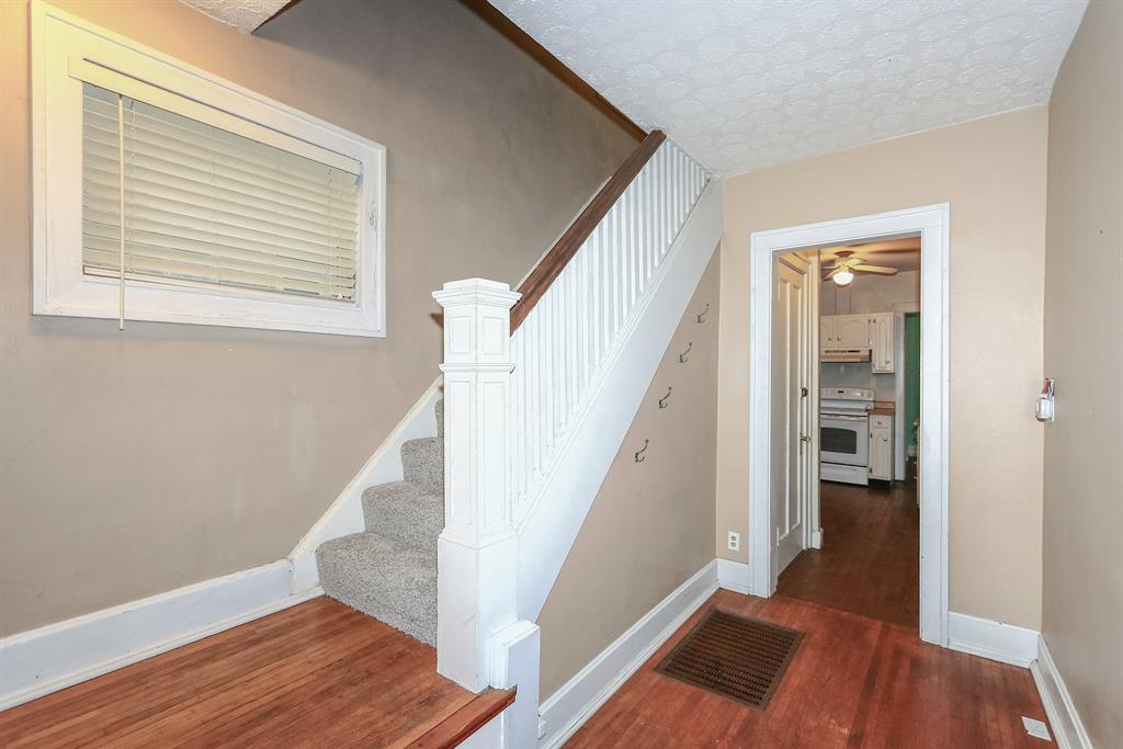 Foyer for 3126 Daytona Ave Westwood, OH 45211