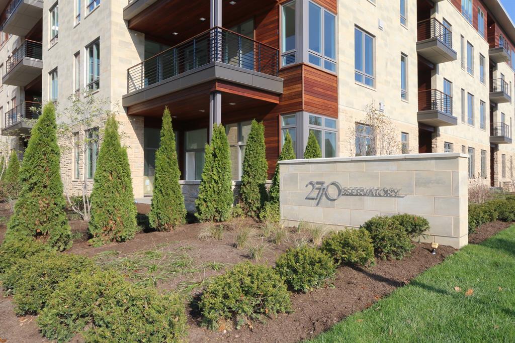 2770 Observatory Ave, 304