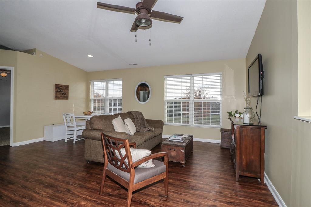 Living Room for 826 Flint Ridge Cold Spring, KY 41076