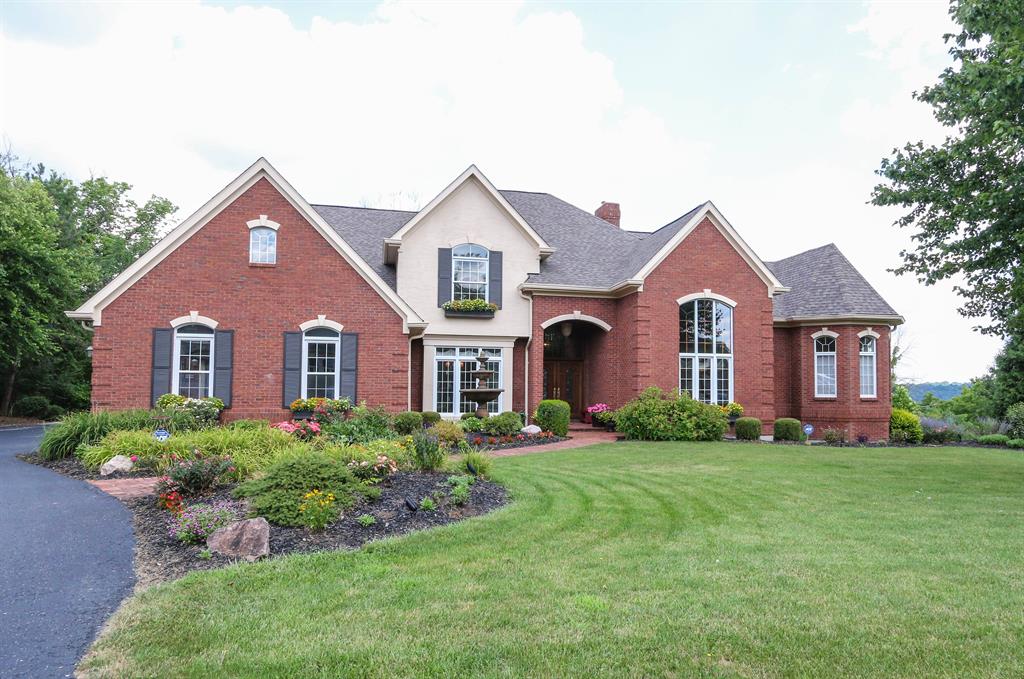 682 Canterbury Dr