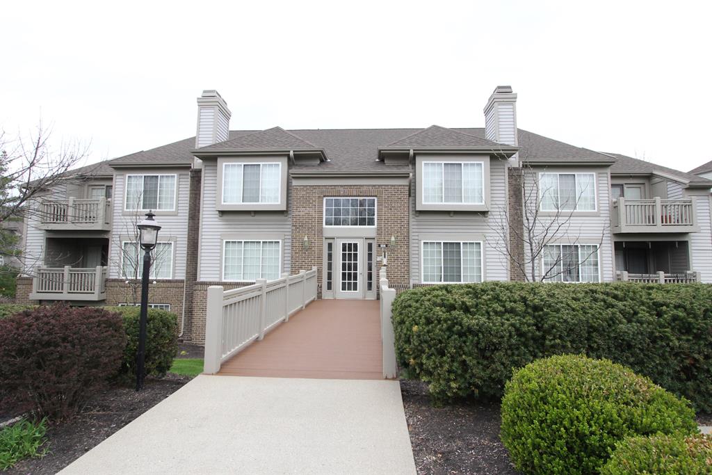 556 Cloverfield Ln, 202