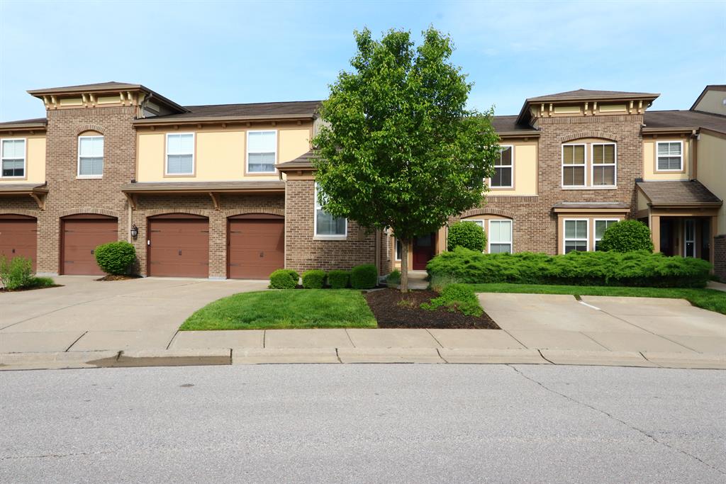 Exterior (Main) 2 for 2221 Rolling Hills Dr Covington, KY 41017