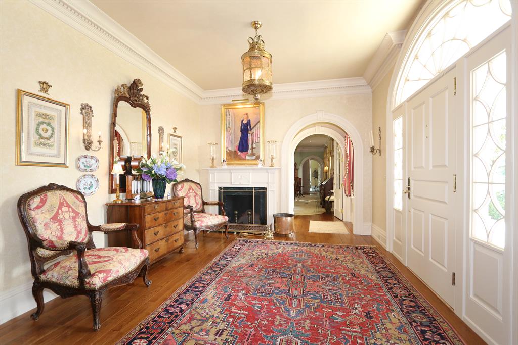 Foyer for 7725 Buckingham Rd Indian Hill, OH 45243