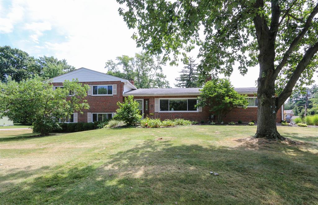 440 Hilltop Ln Wyoming, OH