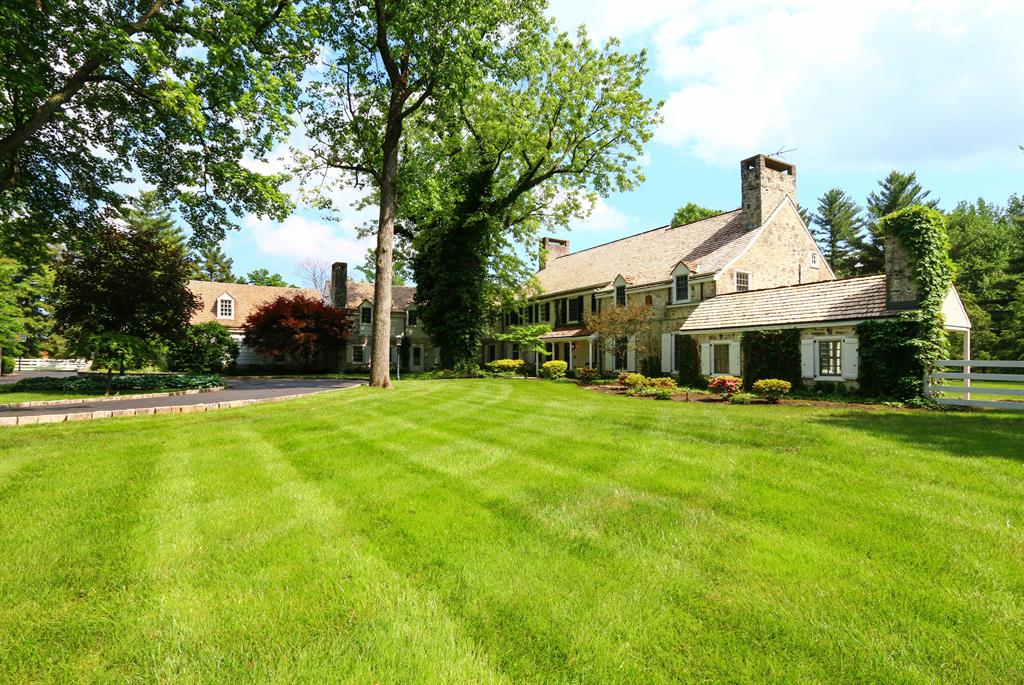 8065 Spiritwood Ct Indian Hill, OH