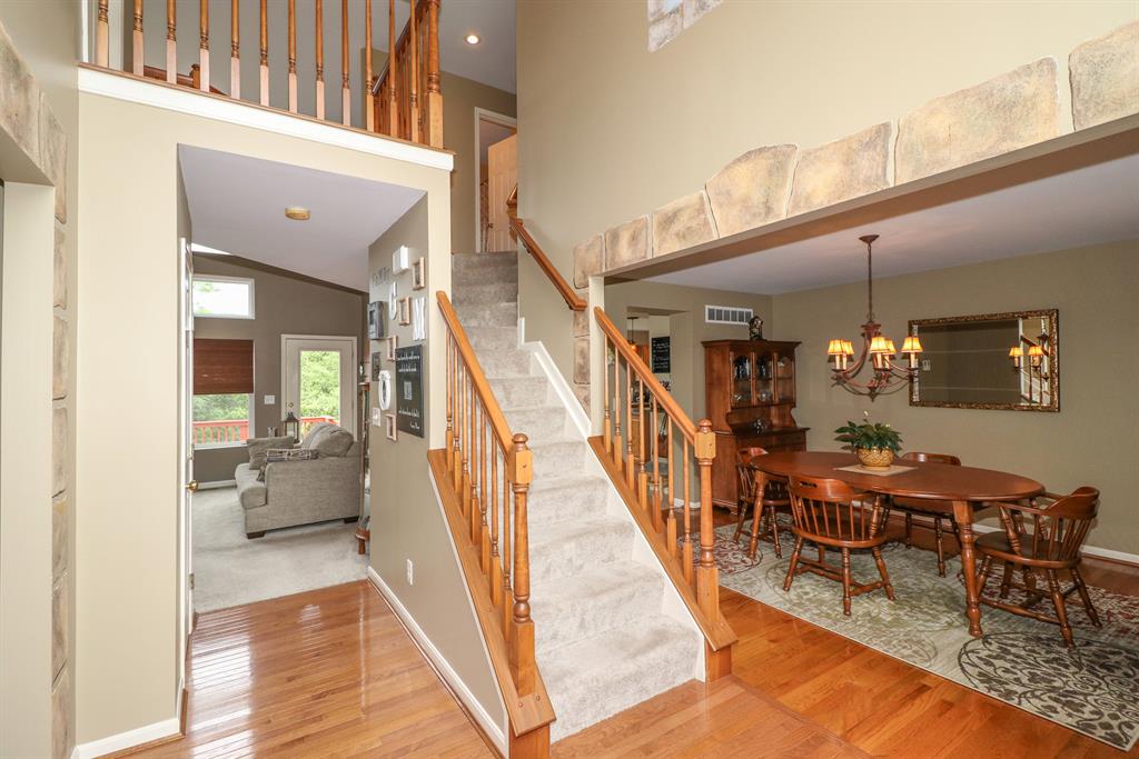 Foyer for 26 Southwood Dr Alexandria, KY 41001