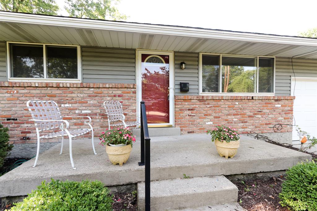 Entrance for 1955 Rollins Dr Loveland, OH 45140
