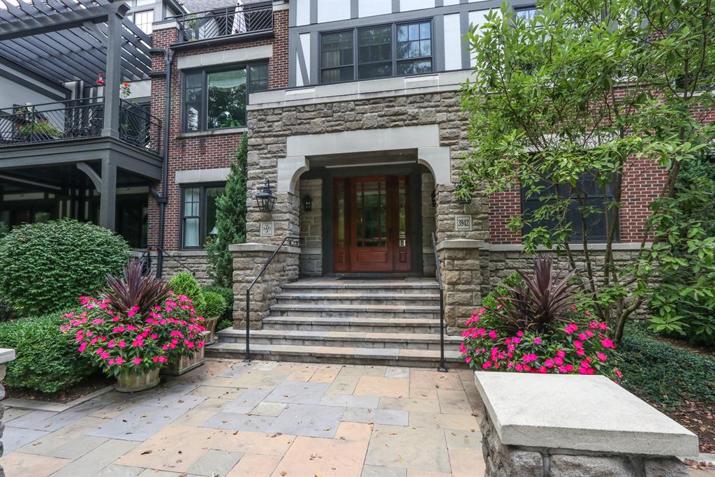 Entrance for 3942 Miami Rd #302 Mariemont, OH 45227