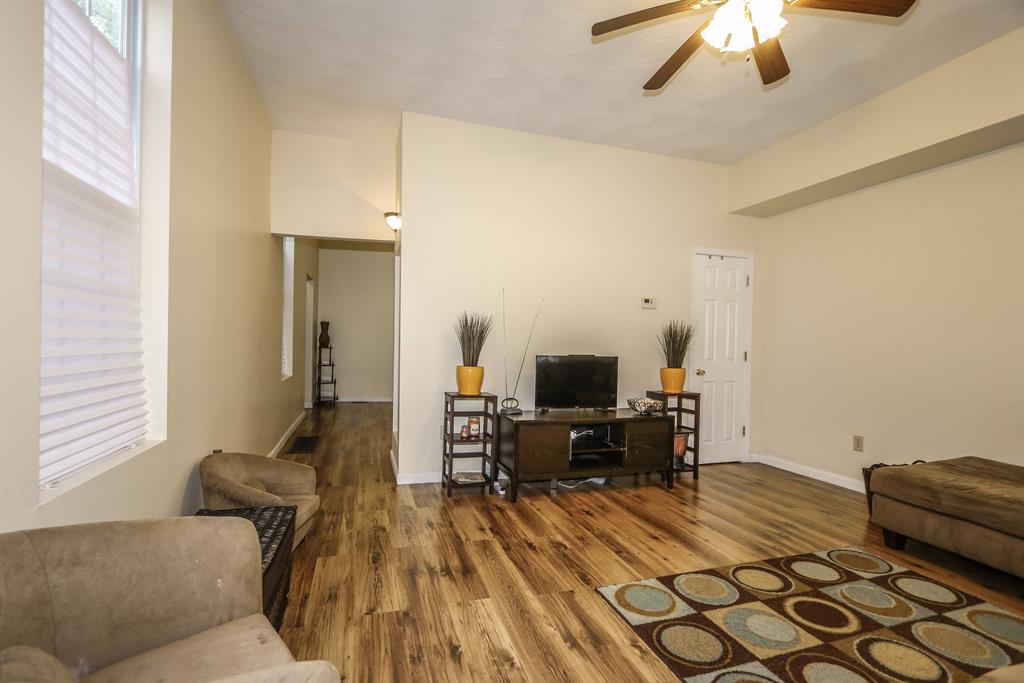 Living Room for 129 W Sixty Sixth St Carthage, OH 45216