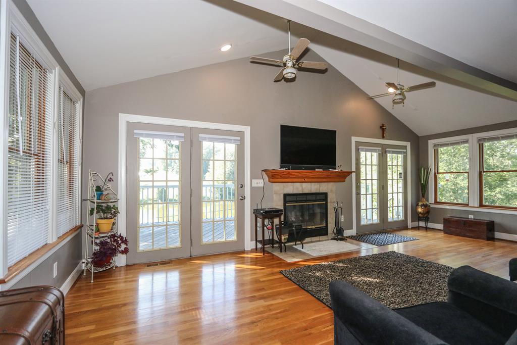 Living Room image 2 for 932 Catlett Dr Crittenden, KY 41030
