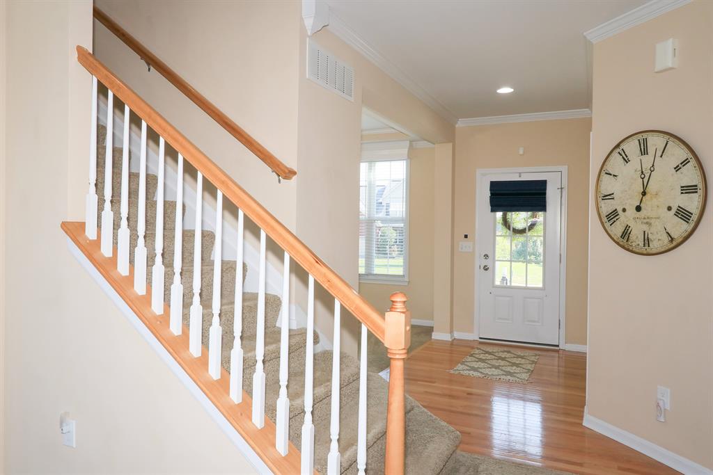 Foyer for 10331 Limerick Cir Covington, KY 41015