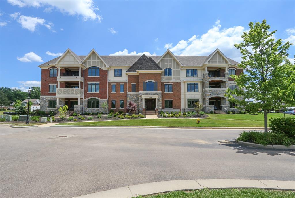 9506 Park Manor Blvd, 204 Blue Ash, OH