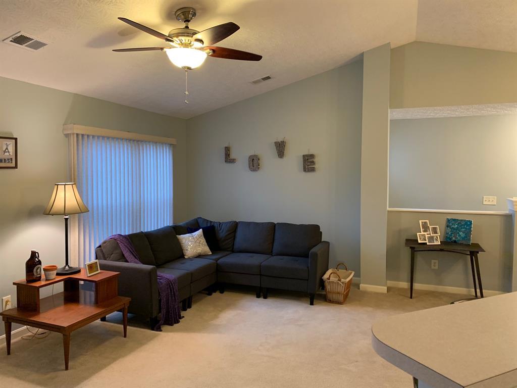 Living Room image 2 for 622 Heritage Sq Harrison, OH 45030