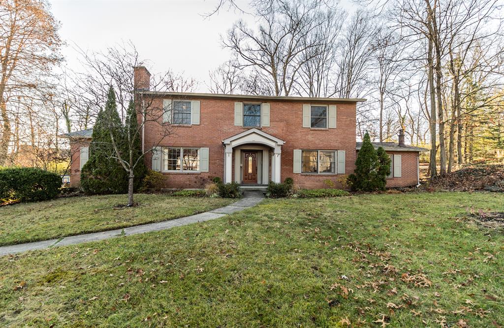 1250 Sweetwater Dr Wyoming, OH