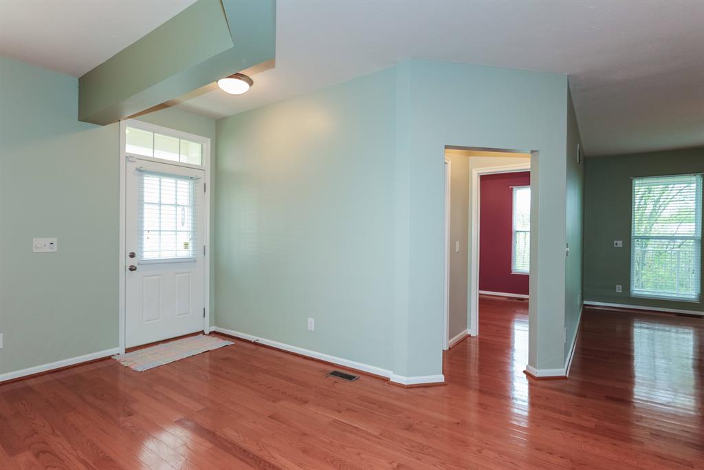 Foyer for 961 Lost Crossing Springfield Twp., OH 45231