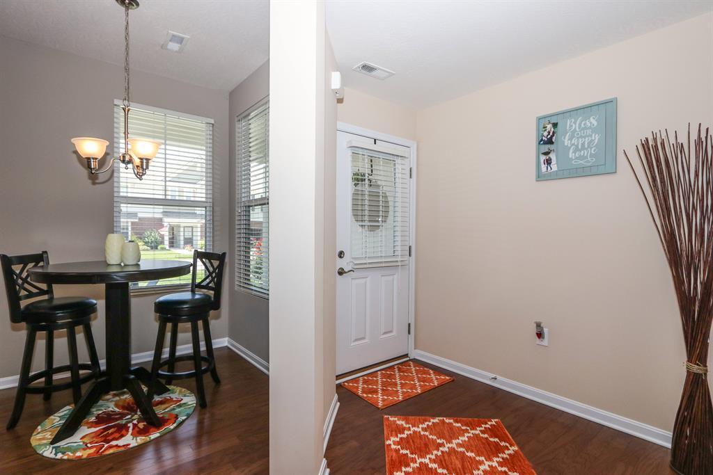 Foyer for 2038 Evening Star Union, KY 41091