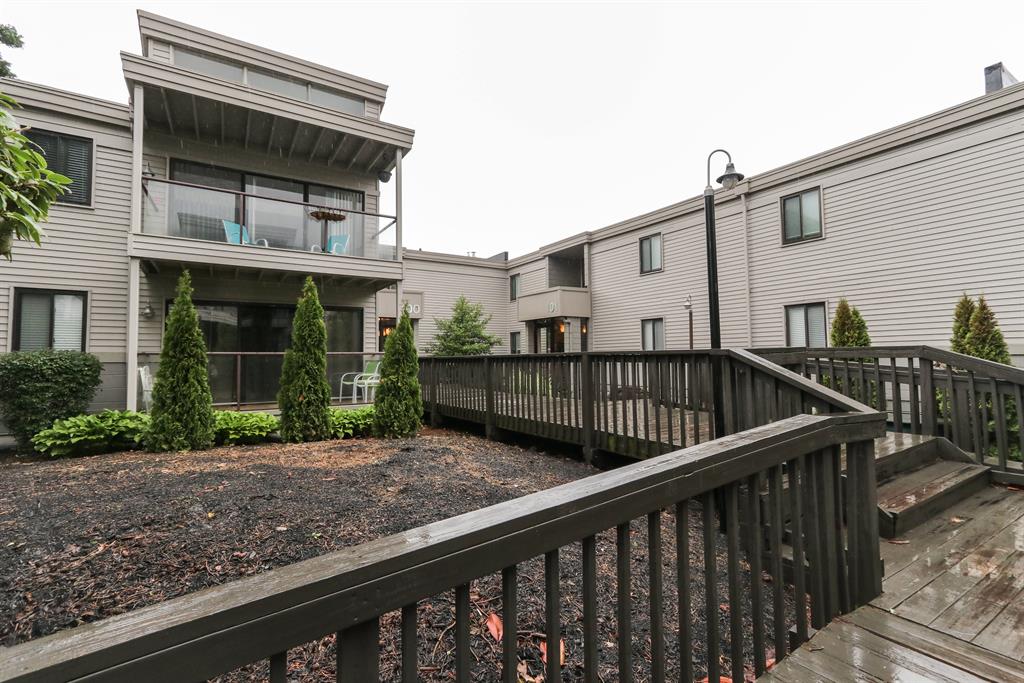 100 Winding Way