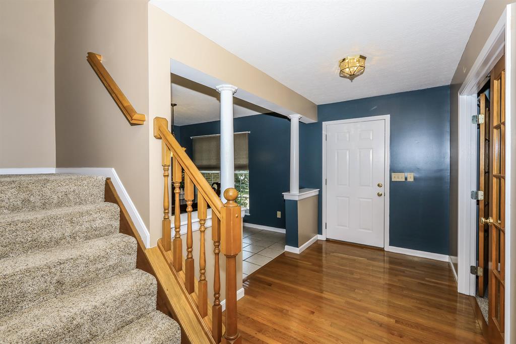 Foyer for 10056 Irish Way Union, KY 41091