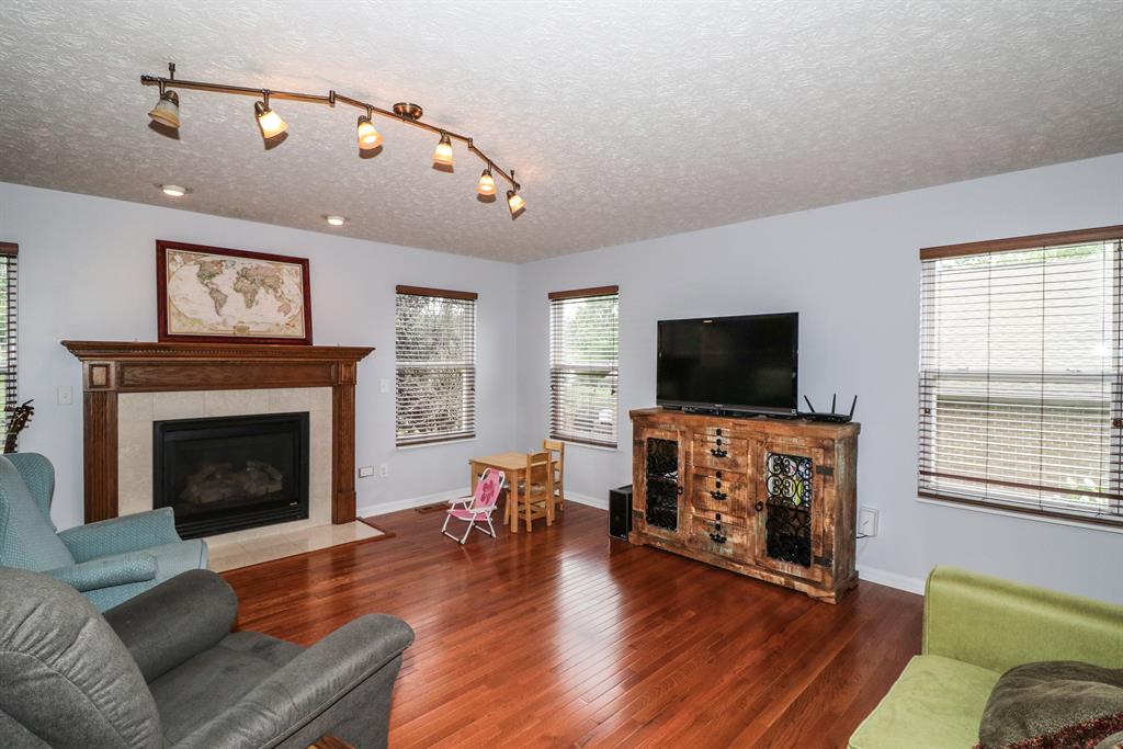 Living Room for 2905 Spring Cove Way Burlington, KY 41005