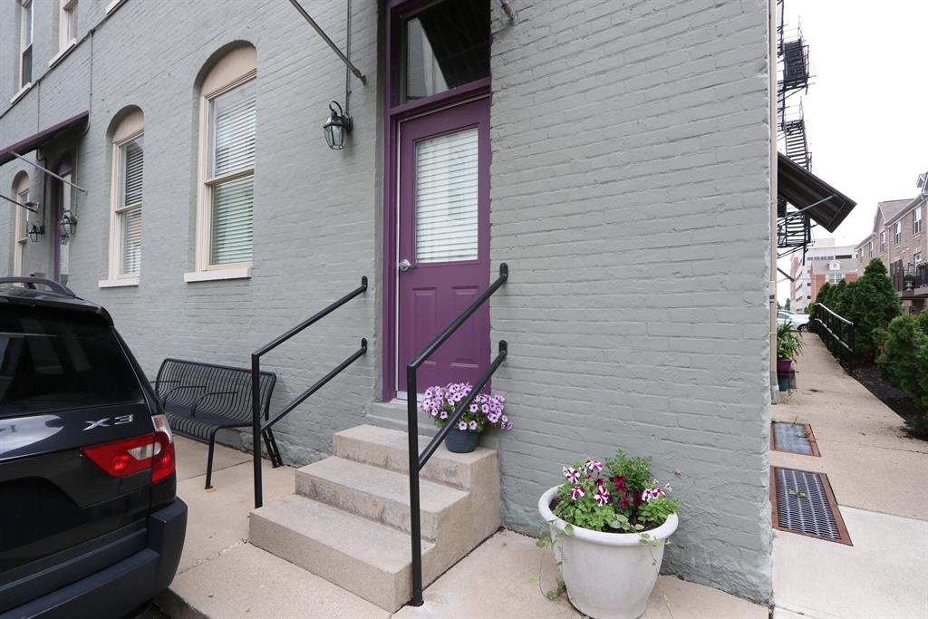 Entrance for 215 Ice Ave, 101 Dayton, OH 45402