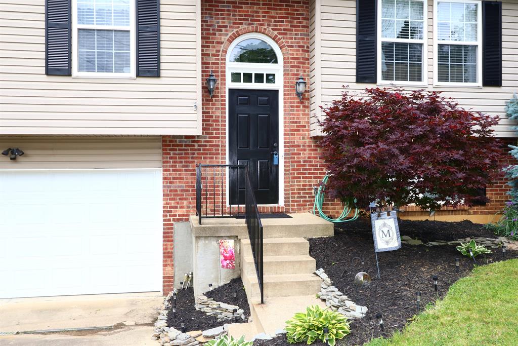 Entrance for 2463 Evergreen Dr Covington, KY 41017