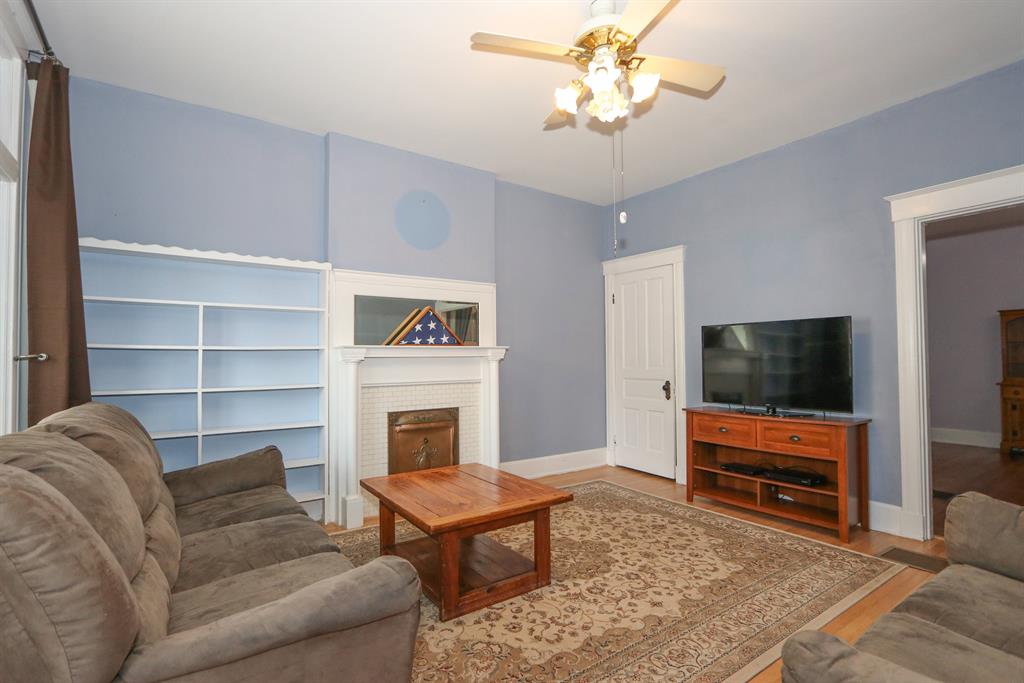 Living Room image 2 for 4234 Kirby Ave Northside, OH 45223
