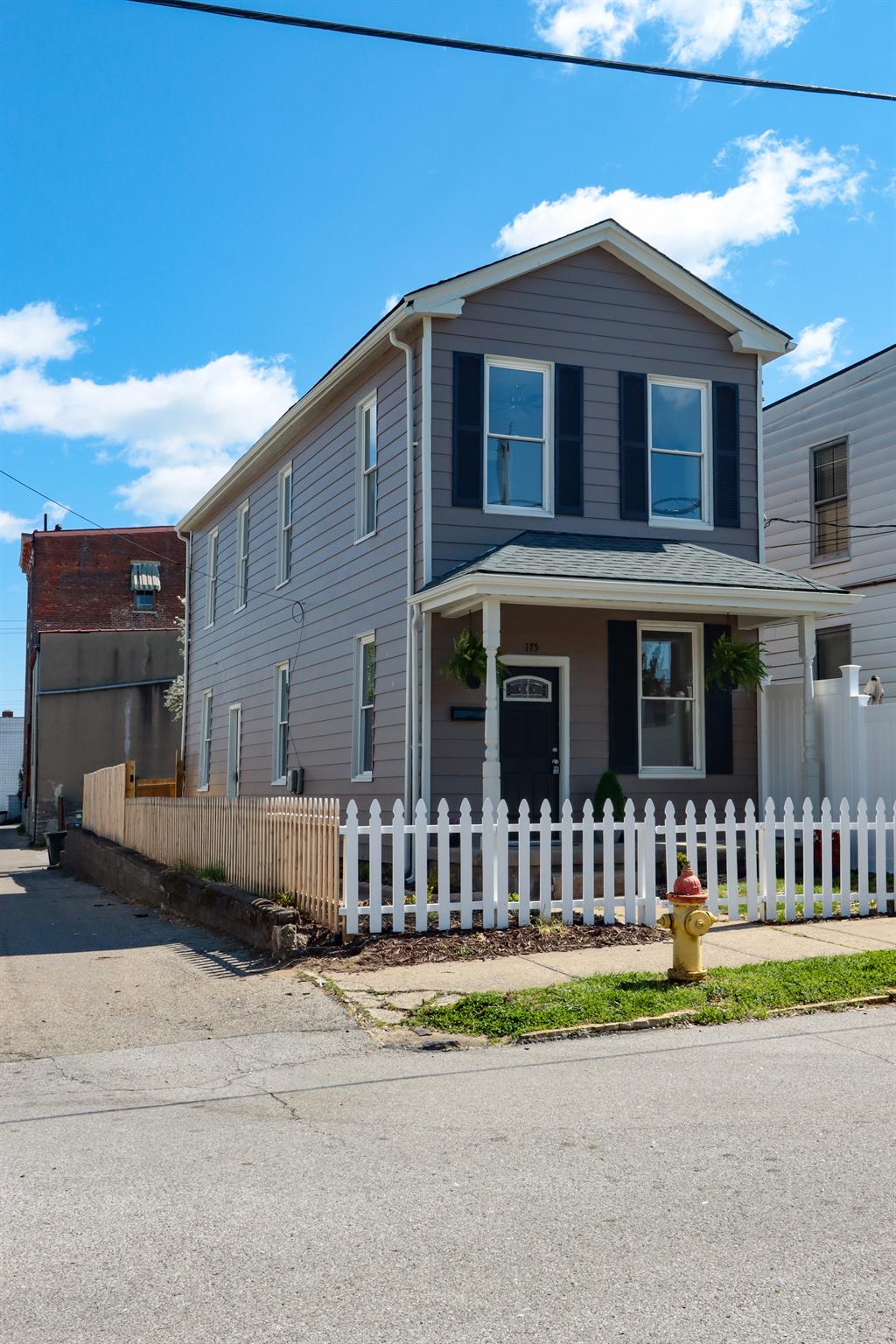 175 Van Voast Ave