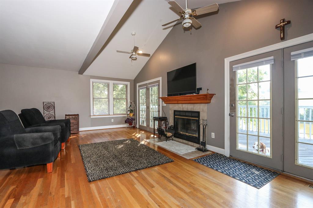 Living Room for 932 Catlett Dr Crittenden, KY 41030